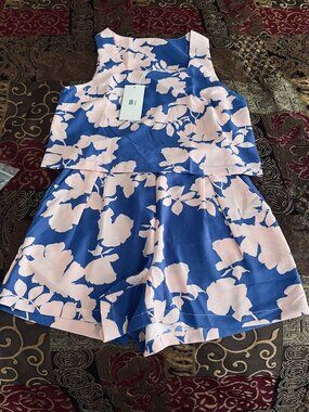 Short set including top, size small, multi colors pink and navy blue